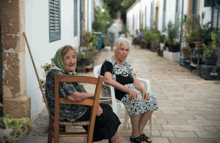 DUYAL TÜZÜN HOCA - SAMANBAHÇE, Lefkoşa’da Yaşam