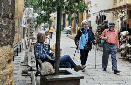 DUYAL TÜZÜN HOCA - SURLARIÇI, Lefkoşa’da Yaşam