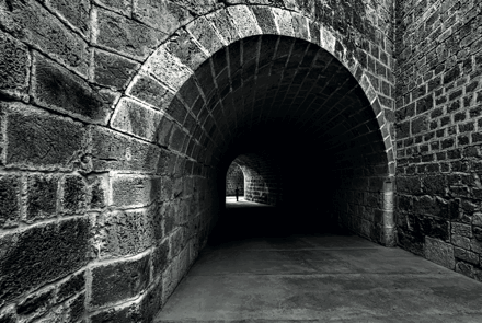 RAMADAN GÜMÜŞOK - BAZEN KARANLIKTAN AYDINLIĞA ÇIKAR İNSAN, Mağusa ve Maraş’ın Tarihi Dokusu ve Anıtları