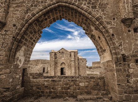 RAMADAN GÜMÜŞOK - ESKIMEYEN TARIH - Başarı Ödülü, Mağusa ve Maraş’ın Tarihi Dokusu ve Anıtları