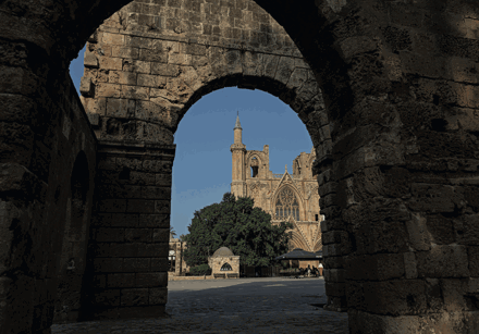 BESİME TANU - BAKIŞ, Mağusa ve Maraş’ın Tarihi Dokusu ve Anıtları