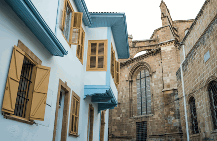 DUYAL TÖZÜN HOCA - SURLARIÇI, Lefkoşa’da Tarihsel Dokusu ve Anıtları